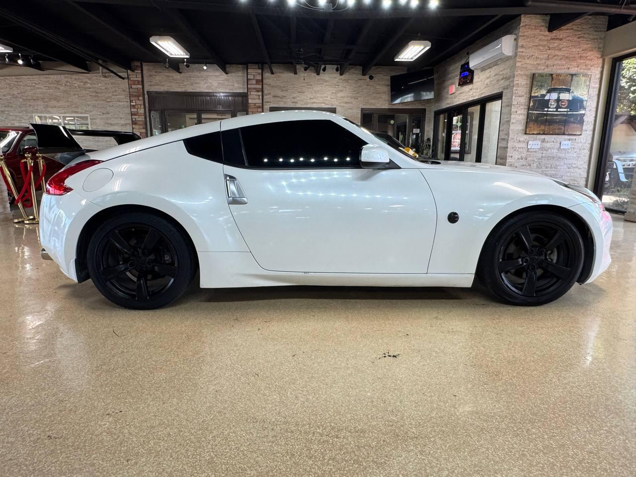 Nissan 370Z 2dr Cpe Auto 2012