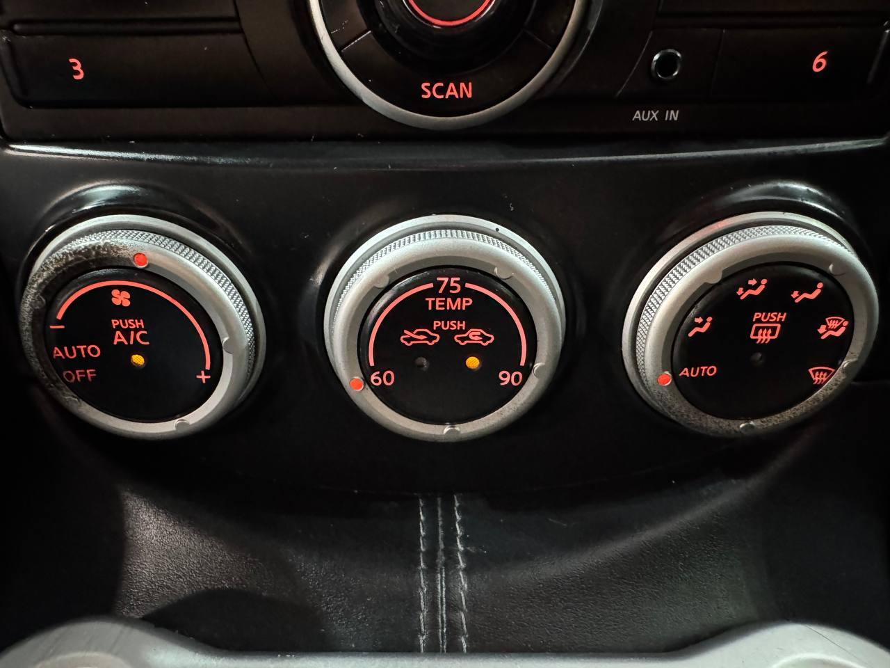 Nissan 370Z 2dr Cpe Auto 2012