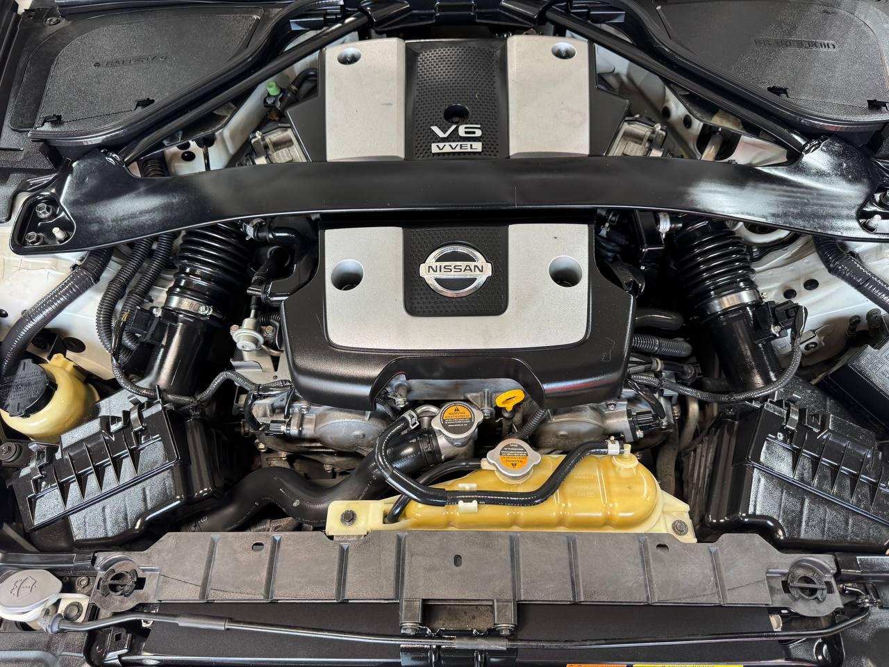 Nissan 370Z 2dr Cpe Auto 2012