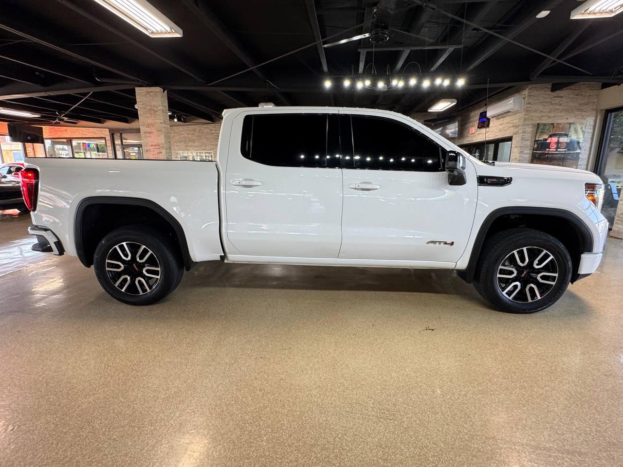 GMC Sierra 1500 4WD Crew Cab 147" AT4 2020
