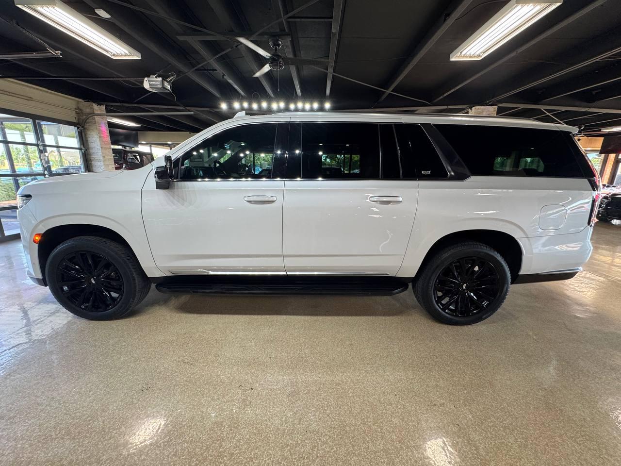 Cadillac Escalade ESV 2WD 4dr Luxury 2021