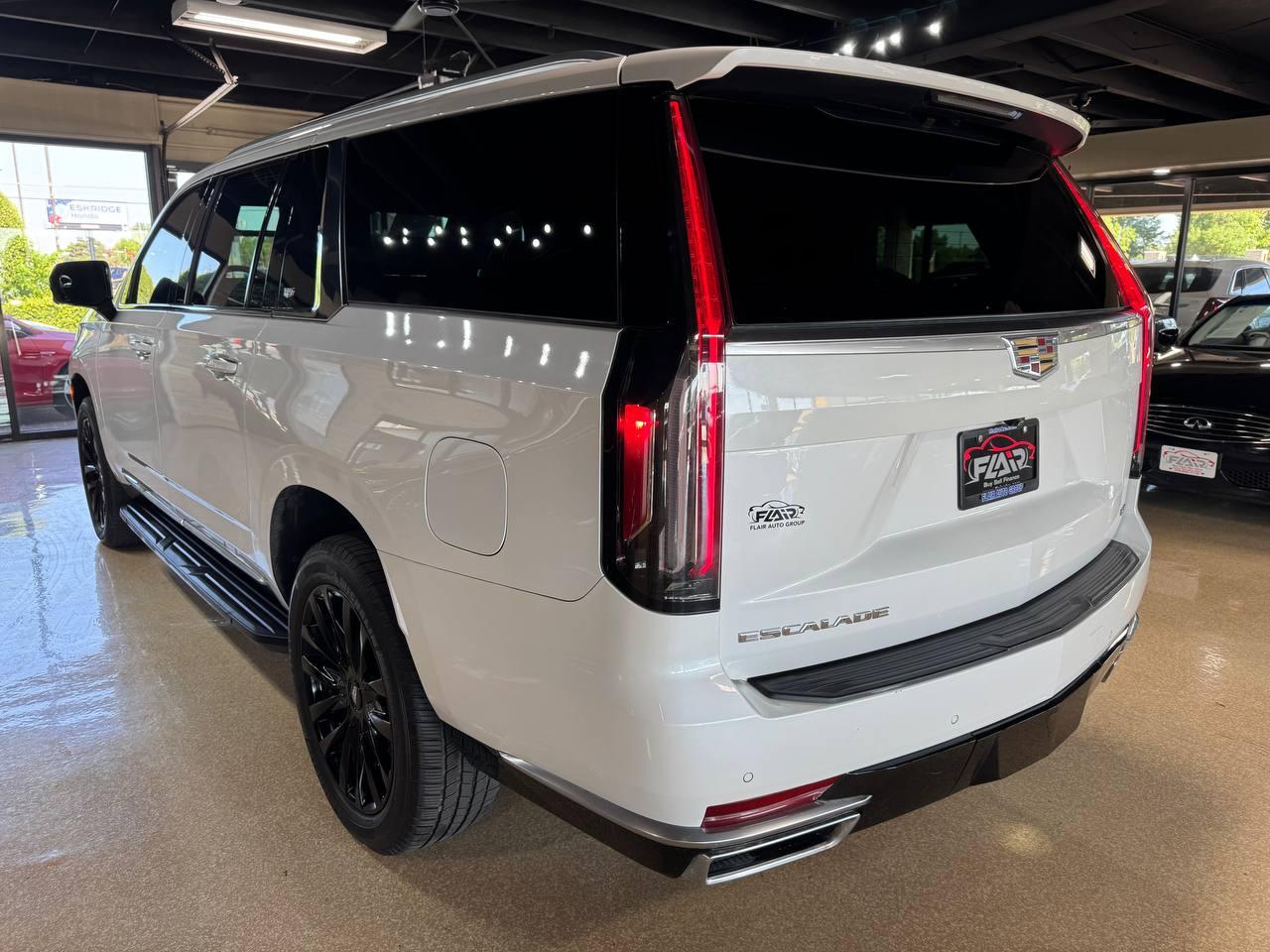 Cadillac Escalade ESV 2WD 4dr Luxury 2021