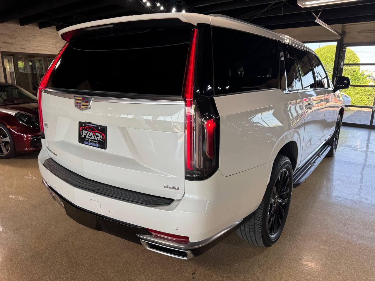 Cadillac Escalade ESV 2WD 4dr Luxury 2021