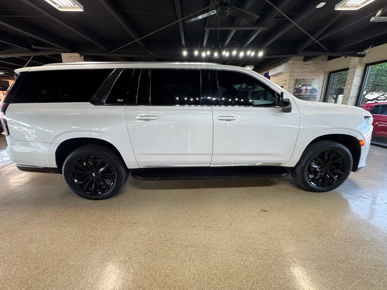 Cadillac Escalade ESV 2WD 4dr Luxury 2021