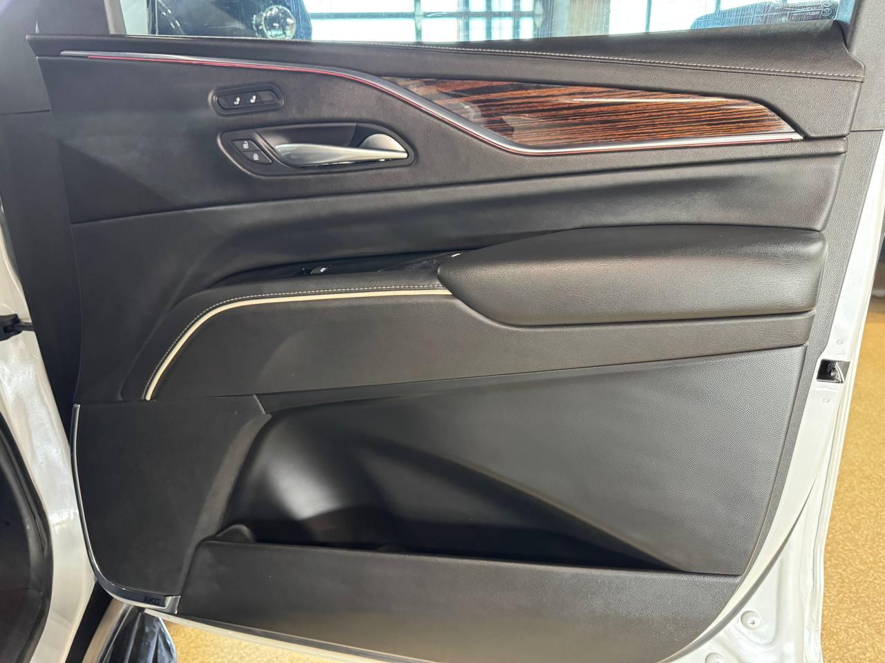 Cadillac Escalade ESV 2WD 4dr Luxury 2021