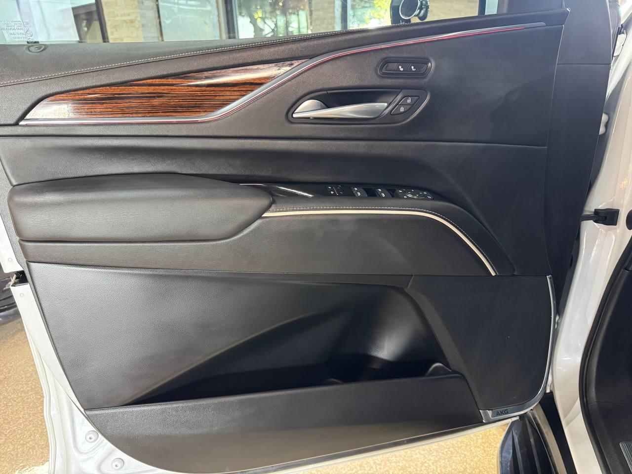Cadillac Escalade ESV 2WD 4dr Luxury 2021