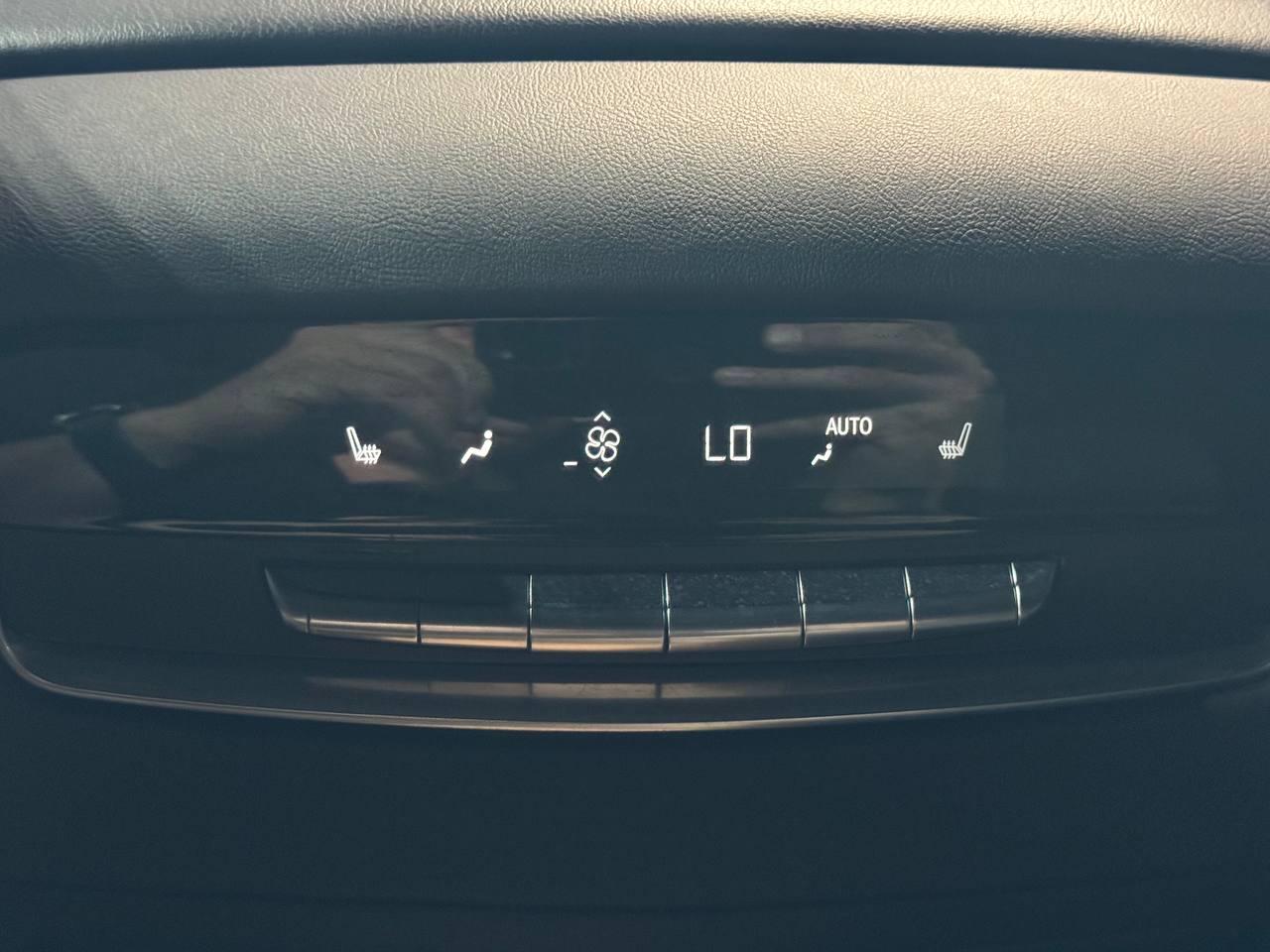 Cadillac Escalade ESV 2WD 4dr Luxury 2021