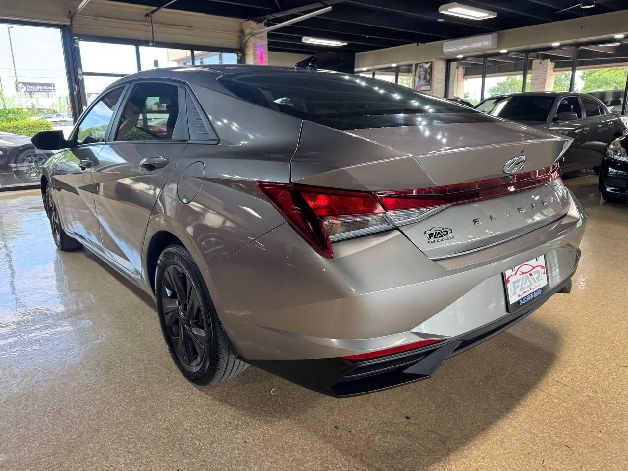 Hyundai Elantra SEL IVT 2023