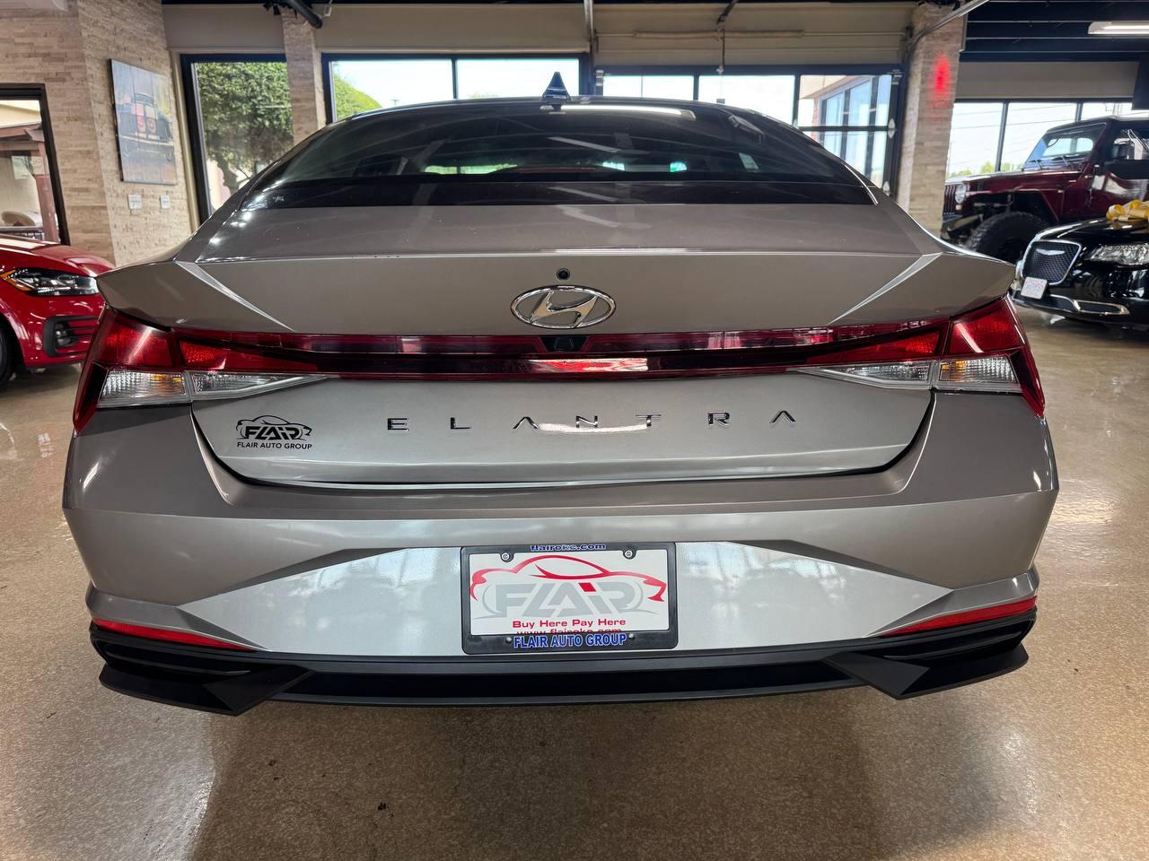 Hyundai Elantra SEL IVT 2023