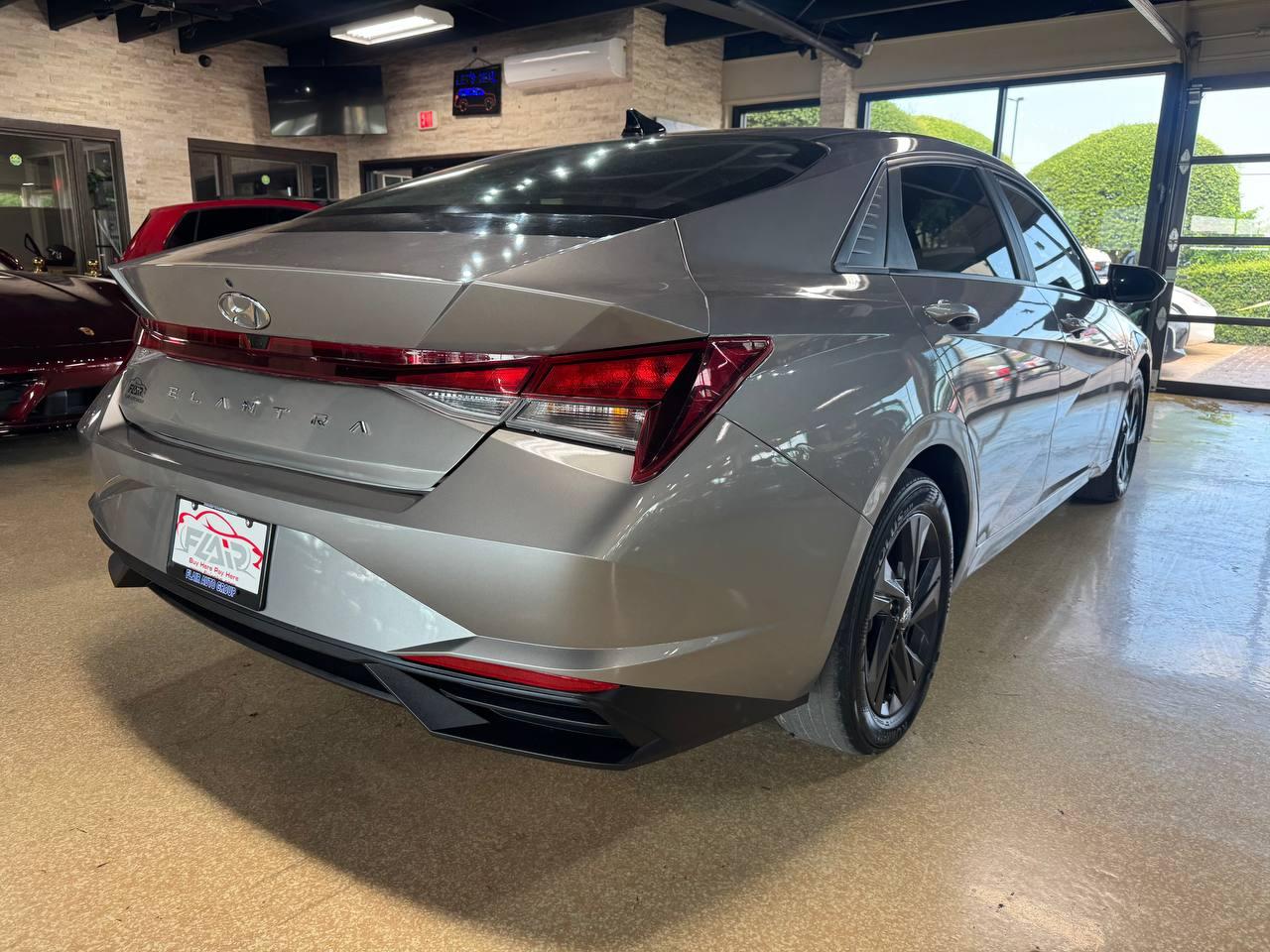 Hyundai Elantra SEL IVT 2023