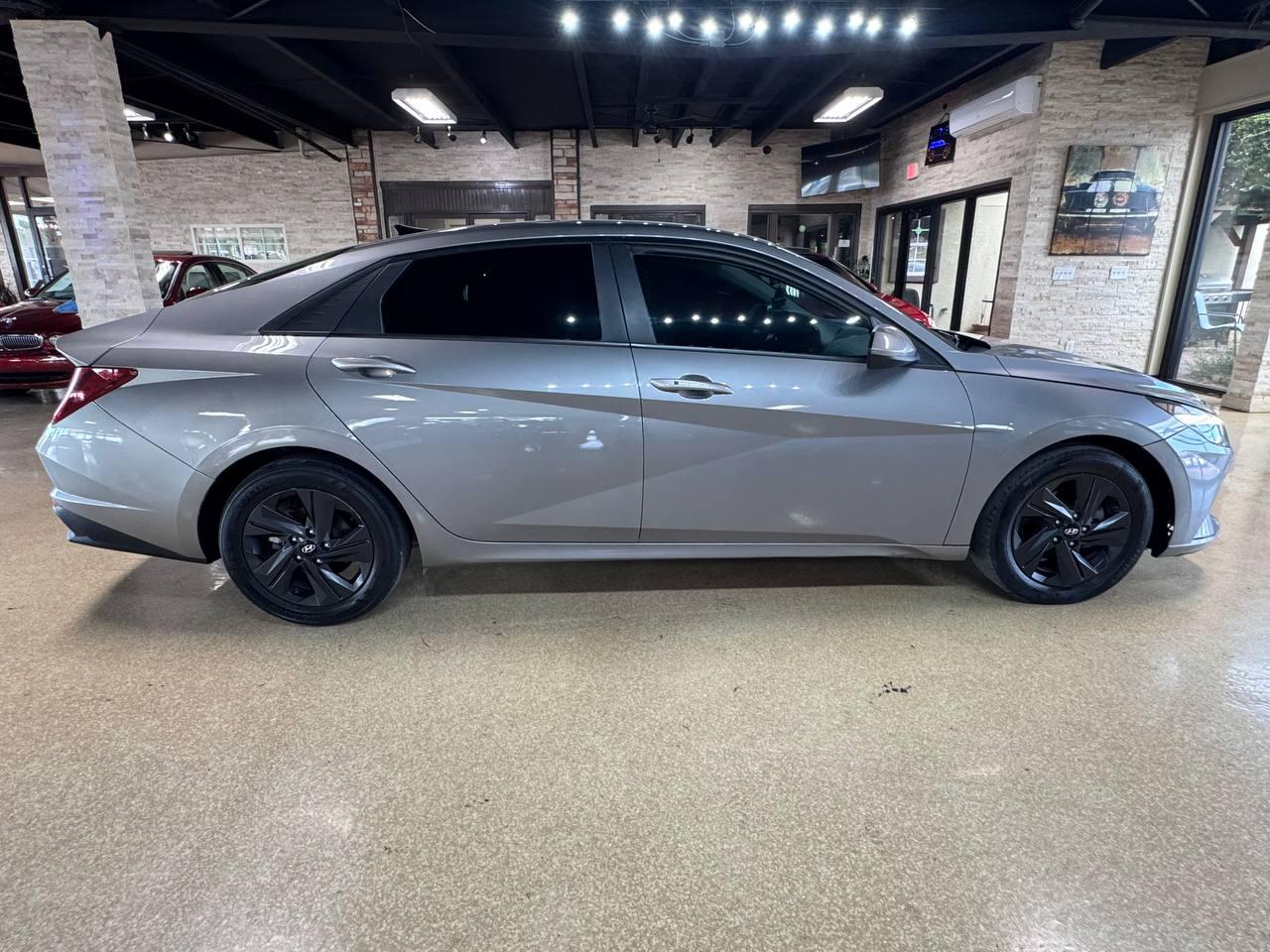 Hyundai Elantra SEL IVT 2023