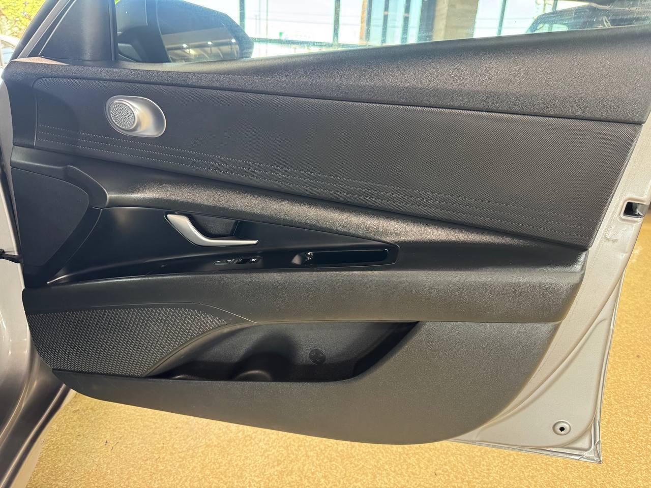 Hyundai Elantra SEL IVT 2023