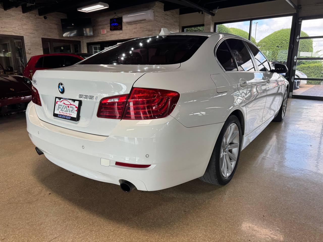 BMW 5 Series 4dr Sdn 535i RWD 2014