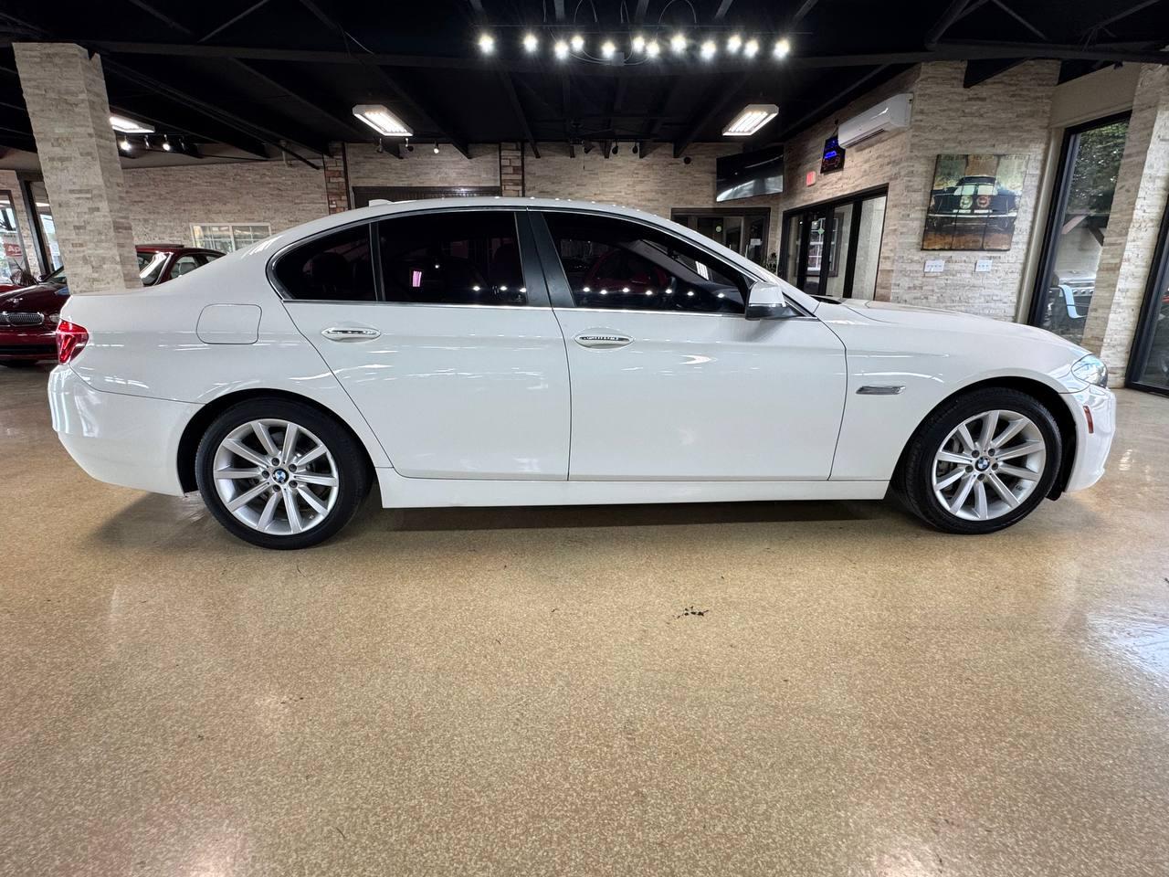 BMW 5 Series 4dr Sdn 535i RWD 2014