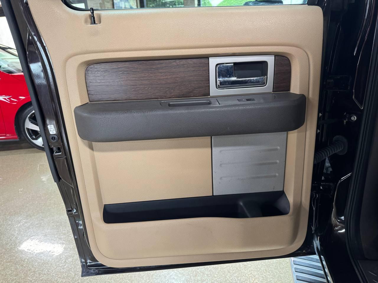 Ford F-150 2WD SuperCrew 145" King Ranch 2014