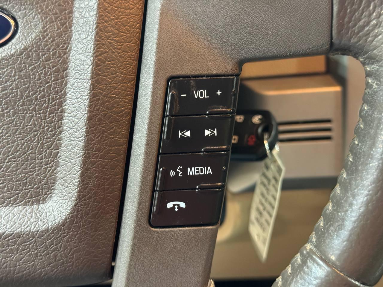 Ford F-150 2WD SuperCrew 145" King Ranch 2014