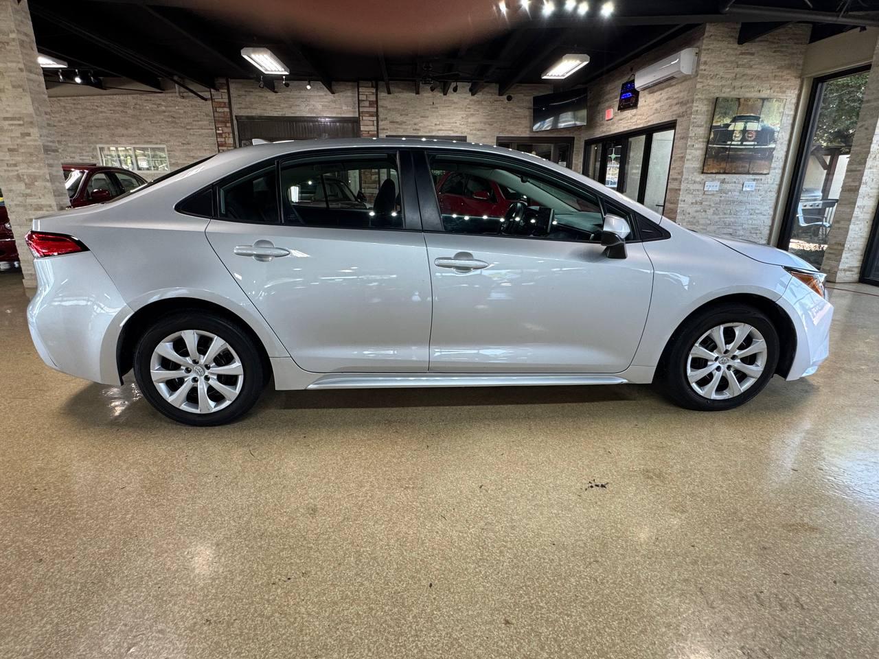Toyota Corolla LE CVT (Natl) 2021