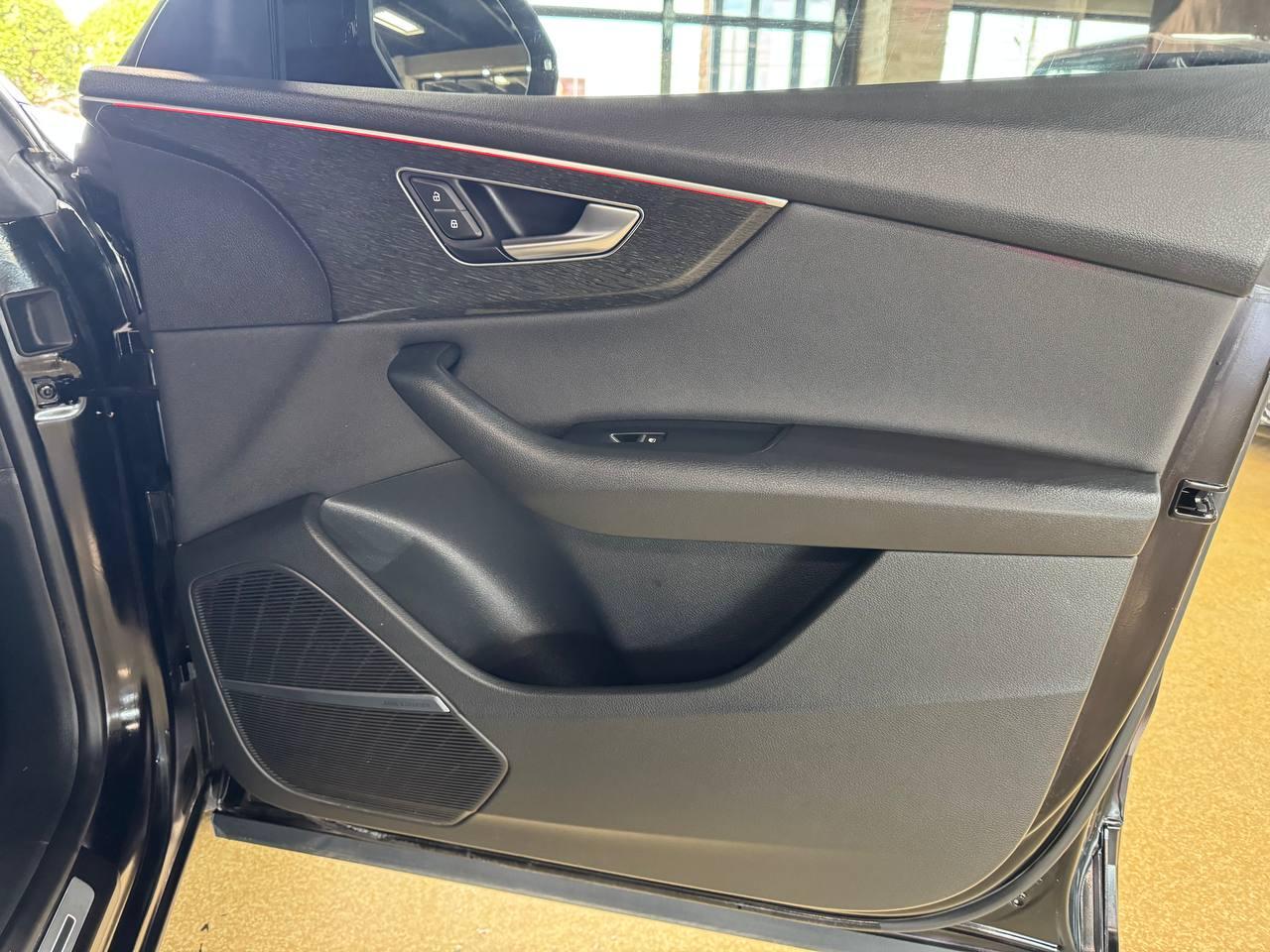 Audi Q8 Premium Plus 55 TFSI quattro 2019