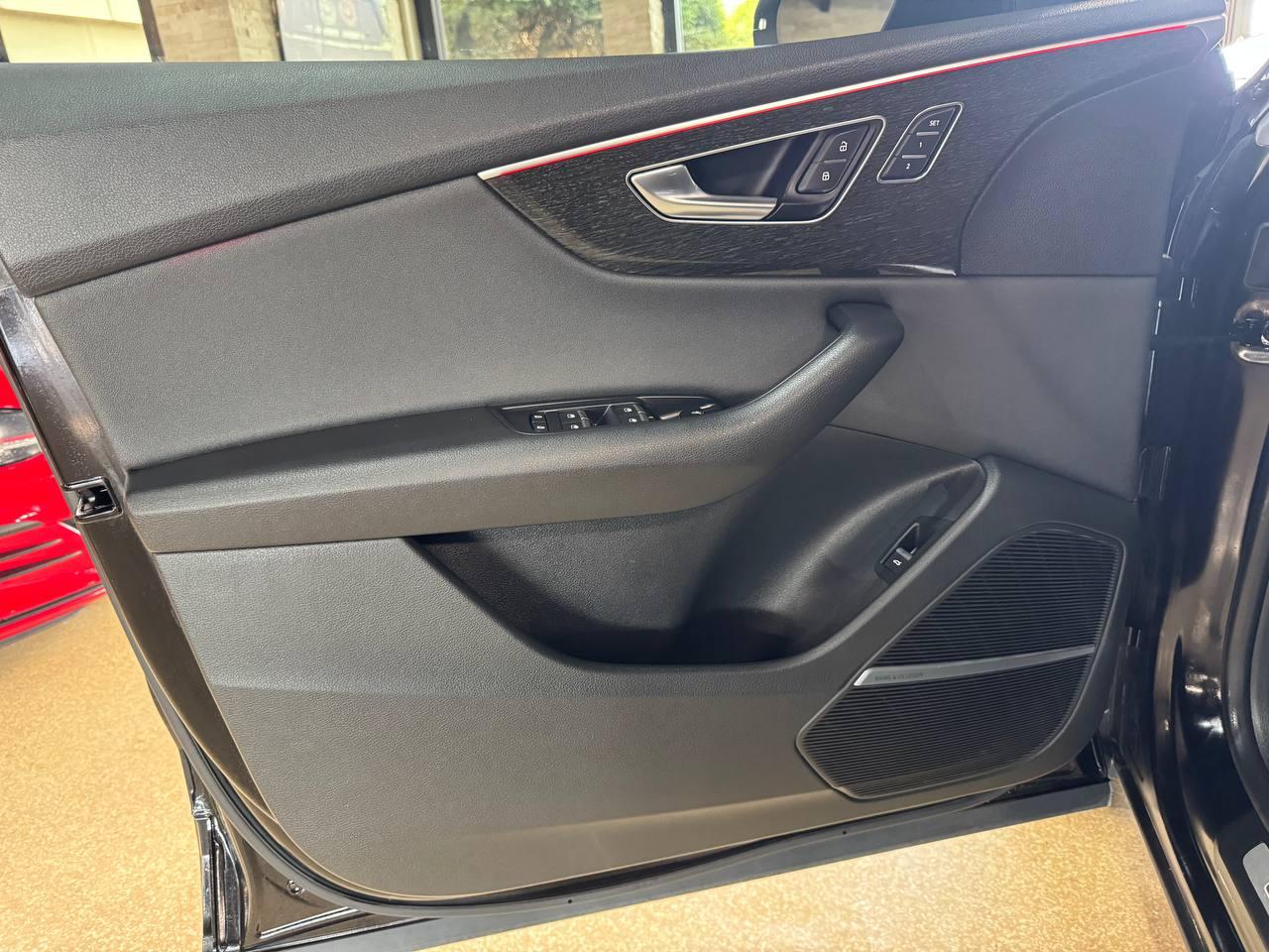 Audi Q8 Premium Plus 55 TFSI quattro 2019
