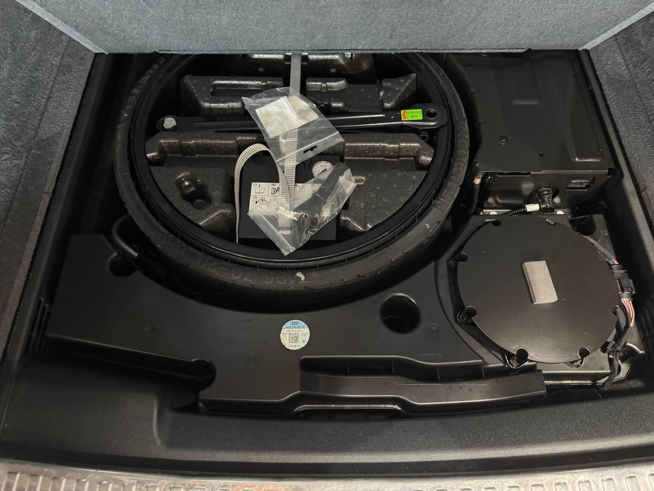 Audi Q8 Premium Plus 55 TFSI quattro 2019