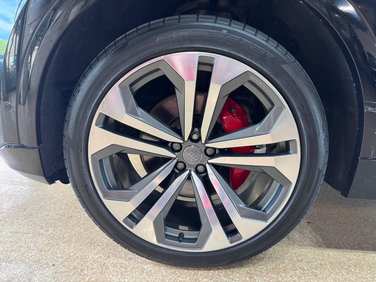 Audi Q8 Premium Plus 55 TFSI quattro 2019
