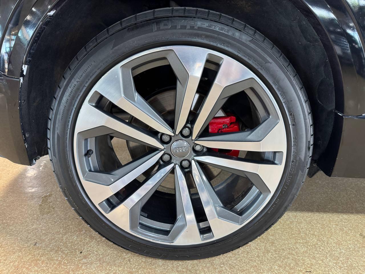 Audi Q8 Premium Plus 55 TFSI quattro 2019