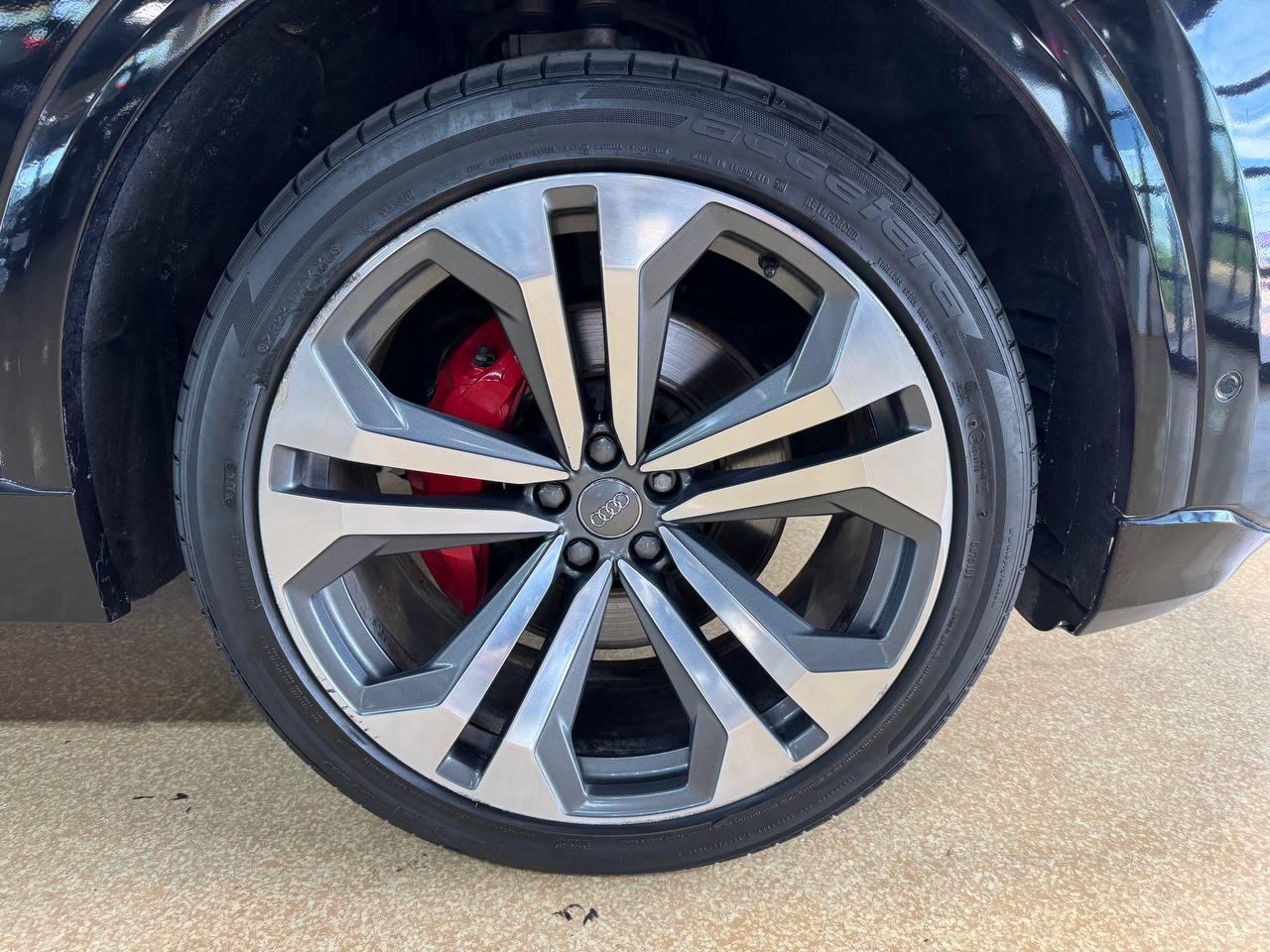 Audi Q8 Premium Plus 55 TFSI quattro 2019