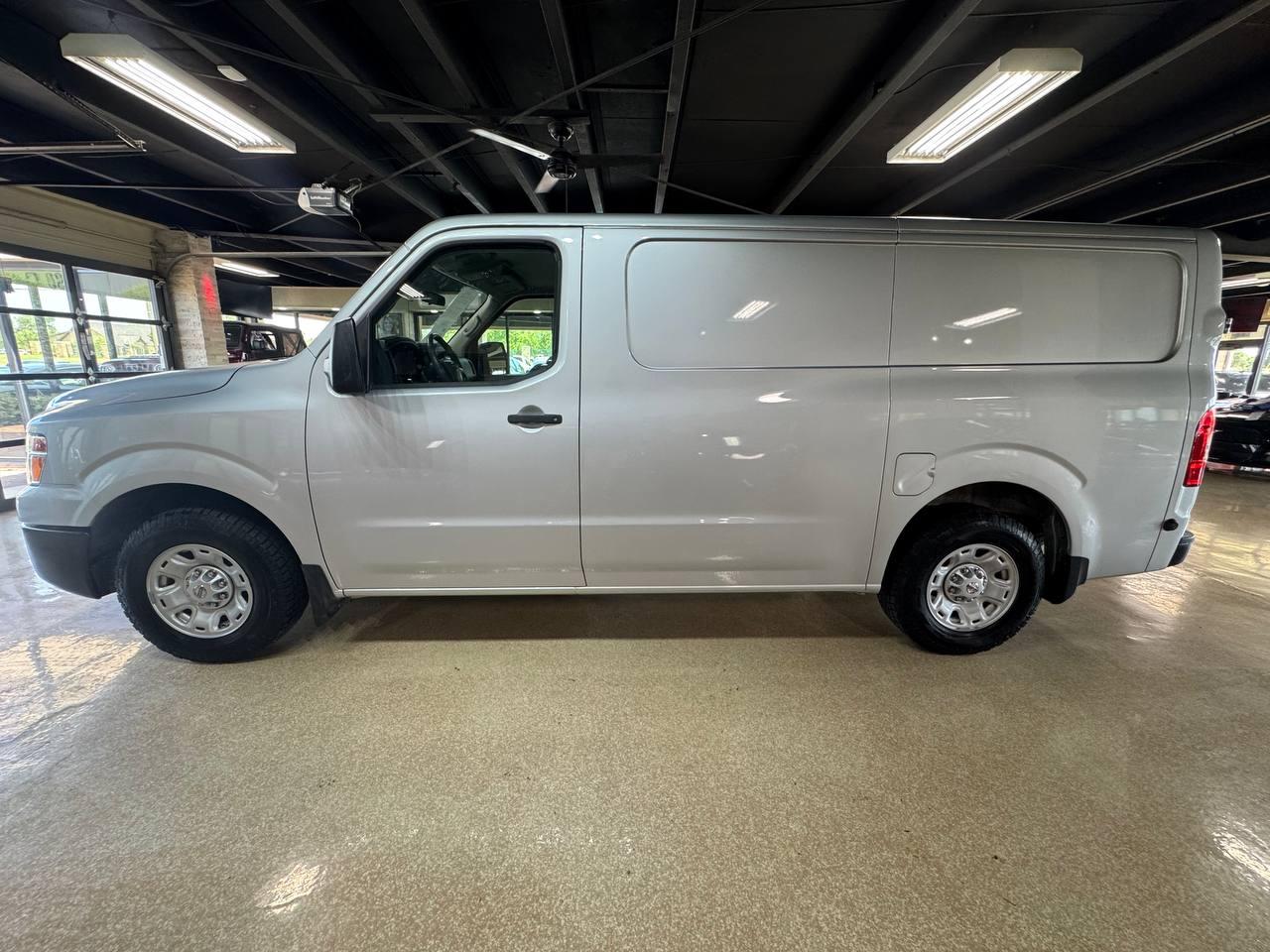 Nissan NV Cargo NV1500 Standard Roof V6 SV 2017