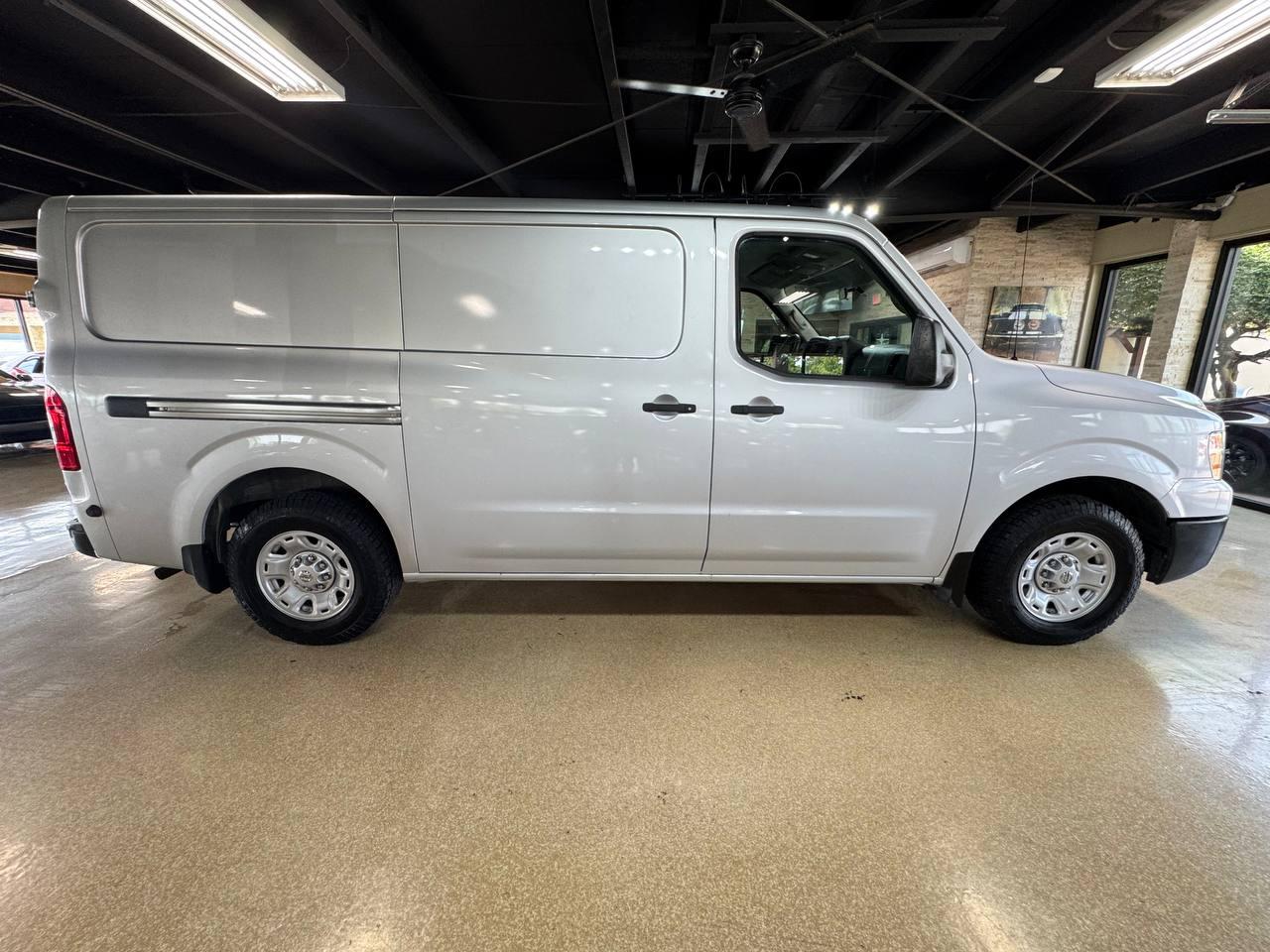 Nissan NV Cargo NV1500 Standard Roof V6 SV 2017