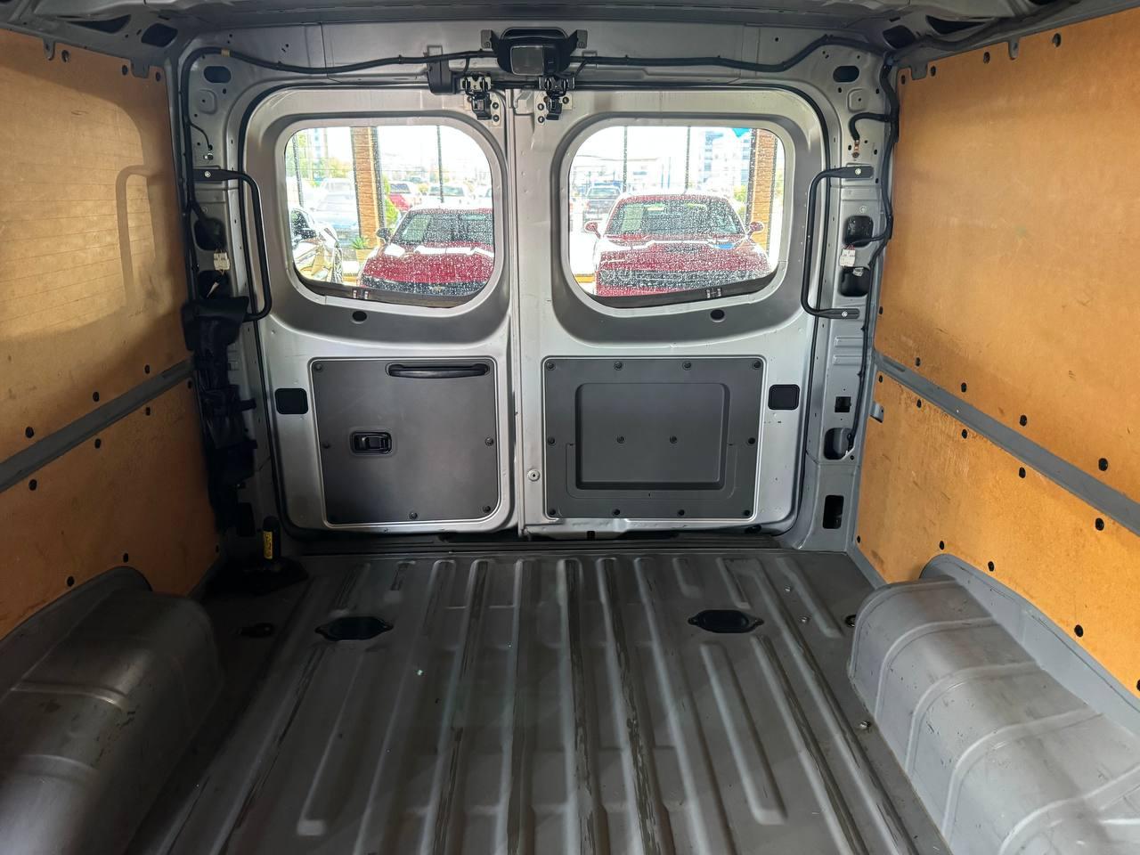 Nissan NV Cargo NV1500 Standard Roof V6 SV 2017