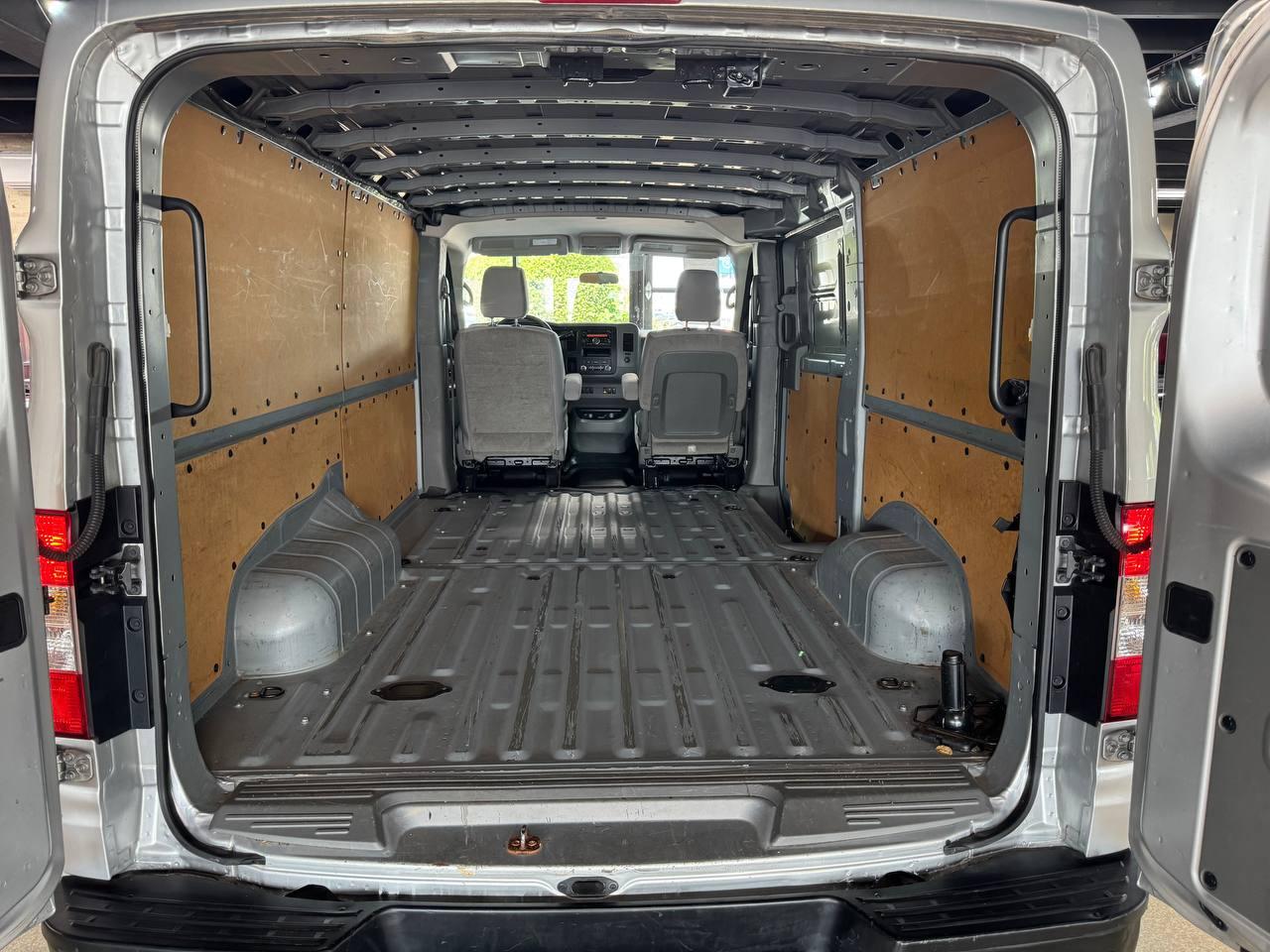 Nissan NV Cargo NV1500 Standard Roof V6 SV 2017