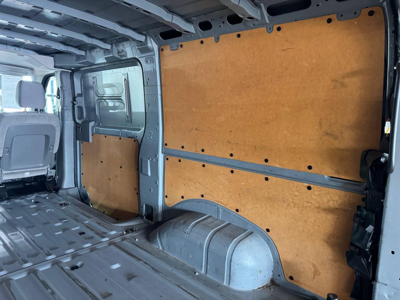 Nissan NV Cargo NV1500 Standard Roof V6 SV 2017