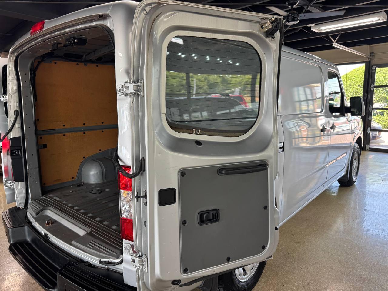 Nissan NV Cargo NV1500 Standard Roof V6 SV 2017