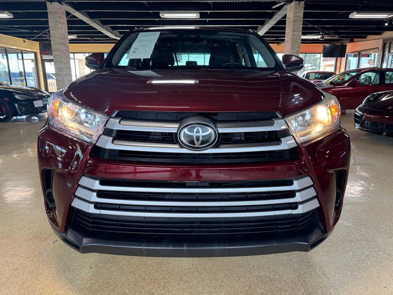 Toyota Highlander LE I4 FWD (Natl) 2017