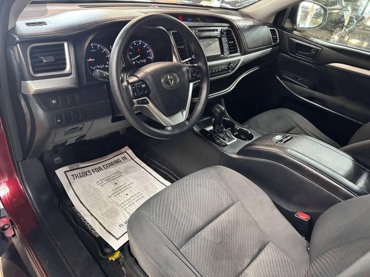 Toyota Highlander LE I4 FWD (Natl) 2017