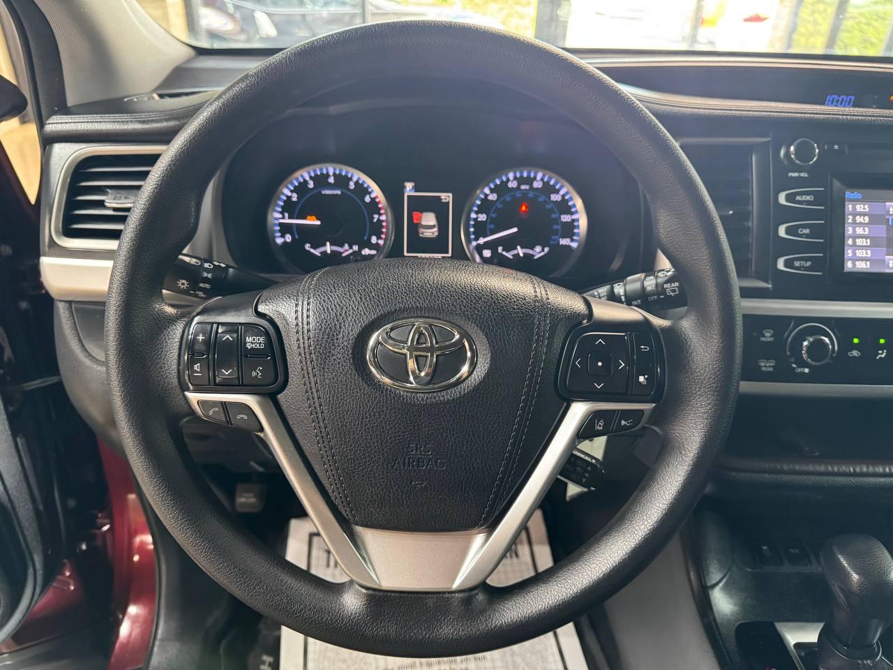 Toyota Highlander LE I4 FWD (Natl) 2017