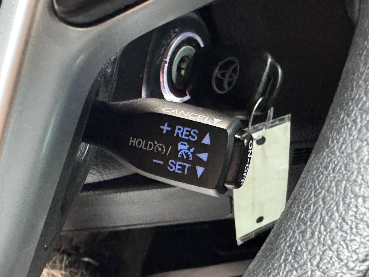 Toyota Highlander LE I4 FWD (Natl) 2017