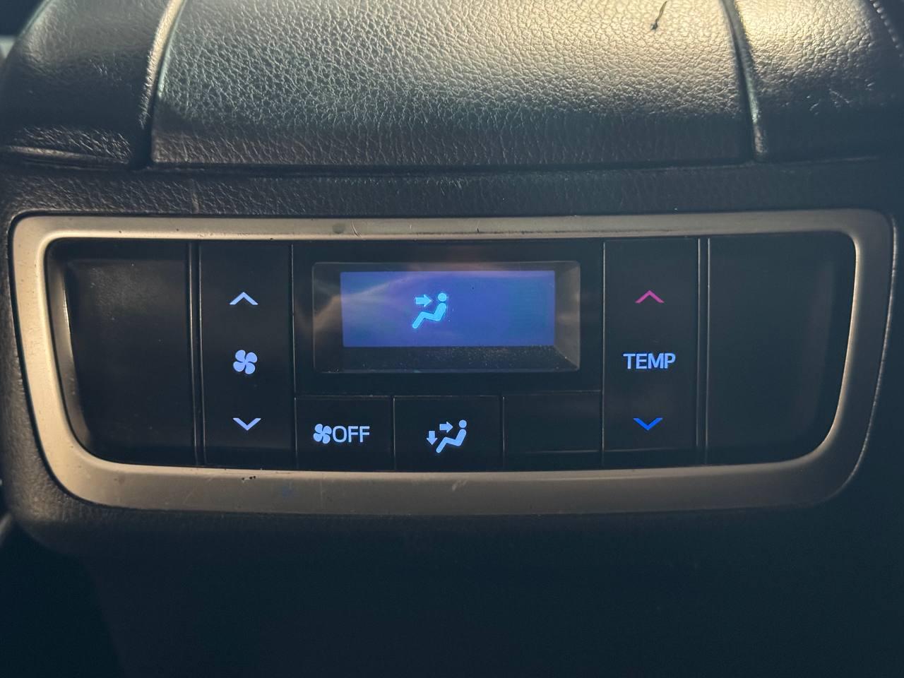 Toyota Highlander LE I4 FWD (Natl) 2017