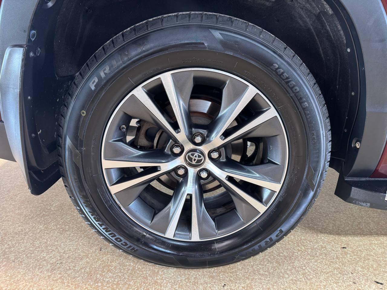Toyota Highlander LE I4 FWD (Natl) 2017