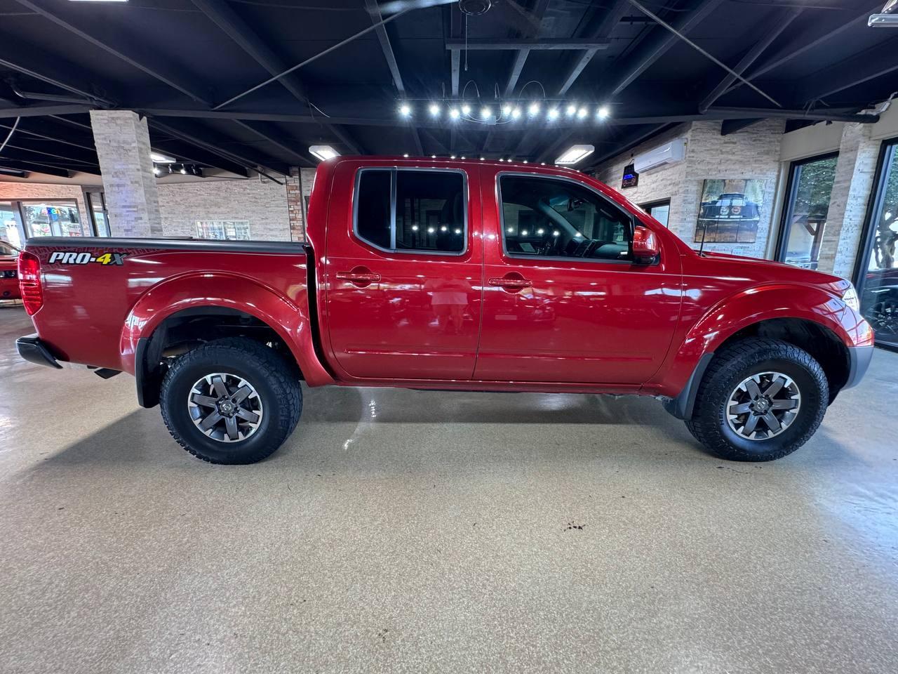 Nissan Frontier Crew Cab 4x4 PRO-4X Auto 2017