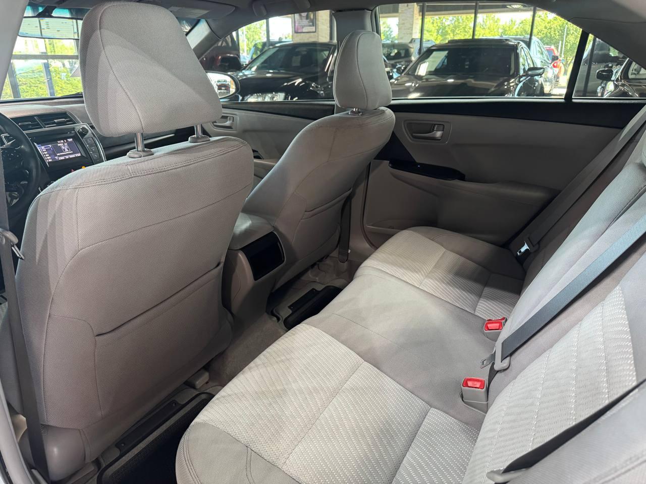 Toyota Camry XLE Auto (Natl) 2017