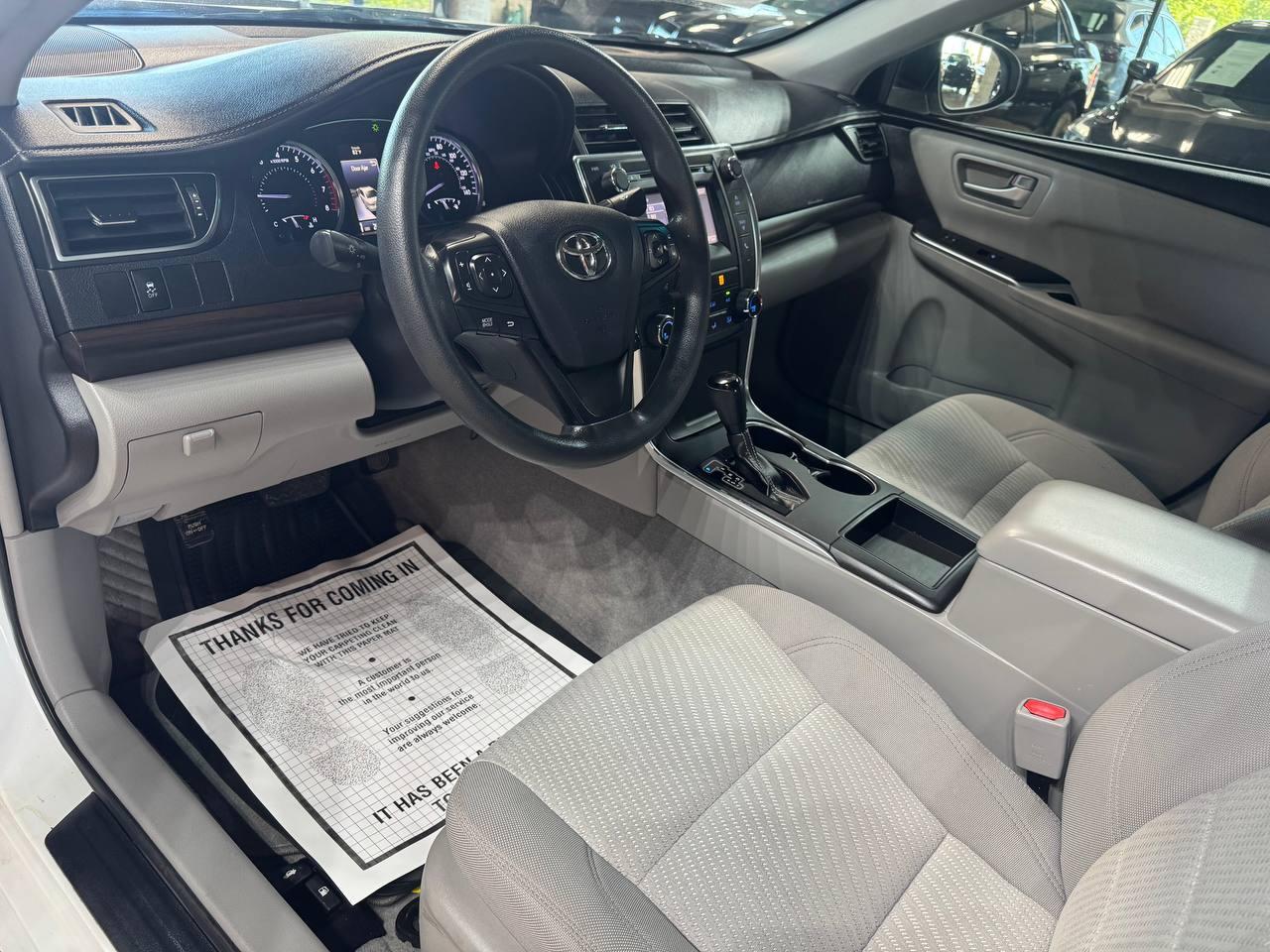Toyota Camry XLE Auto (Natl) 2017