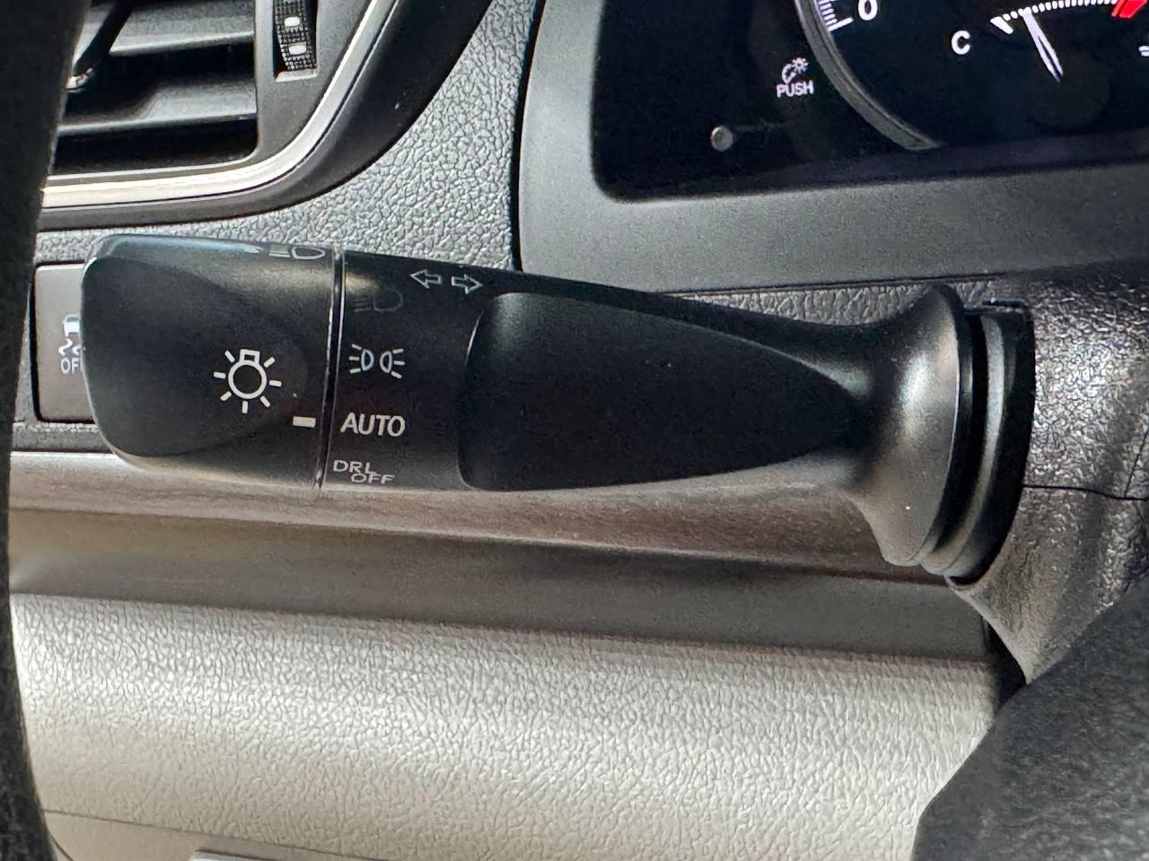 Toyota Camry XLE Auto (Natl) 2017