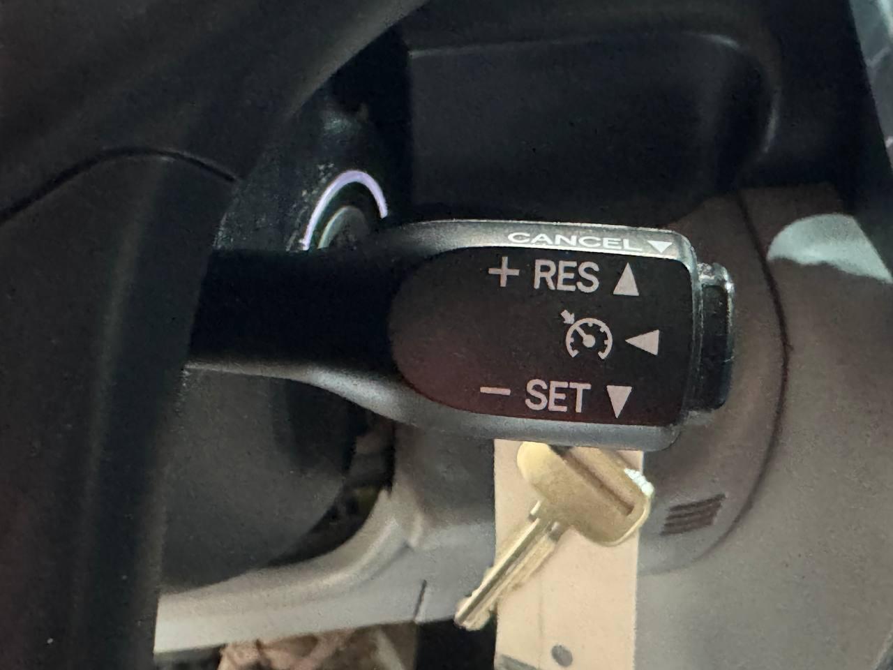 Toyota Camry XLE Auto (Natl) 2017