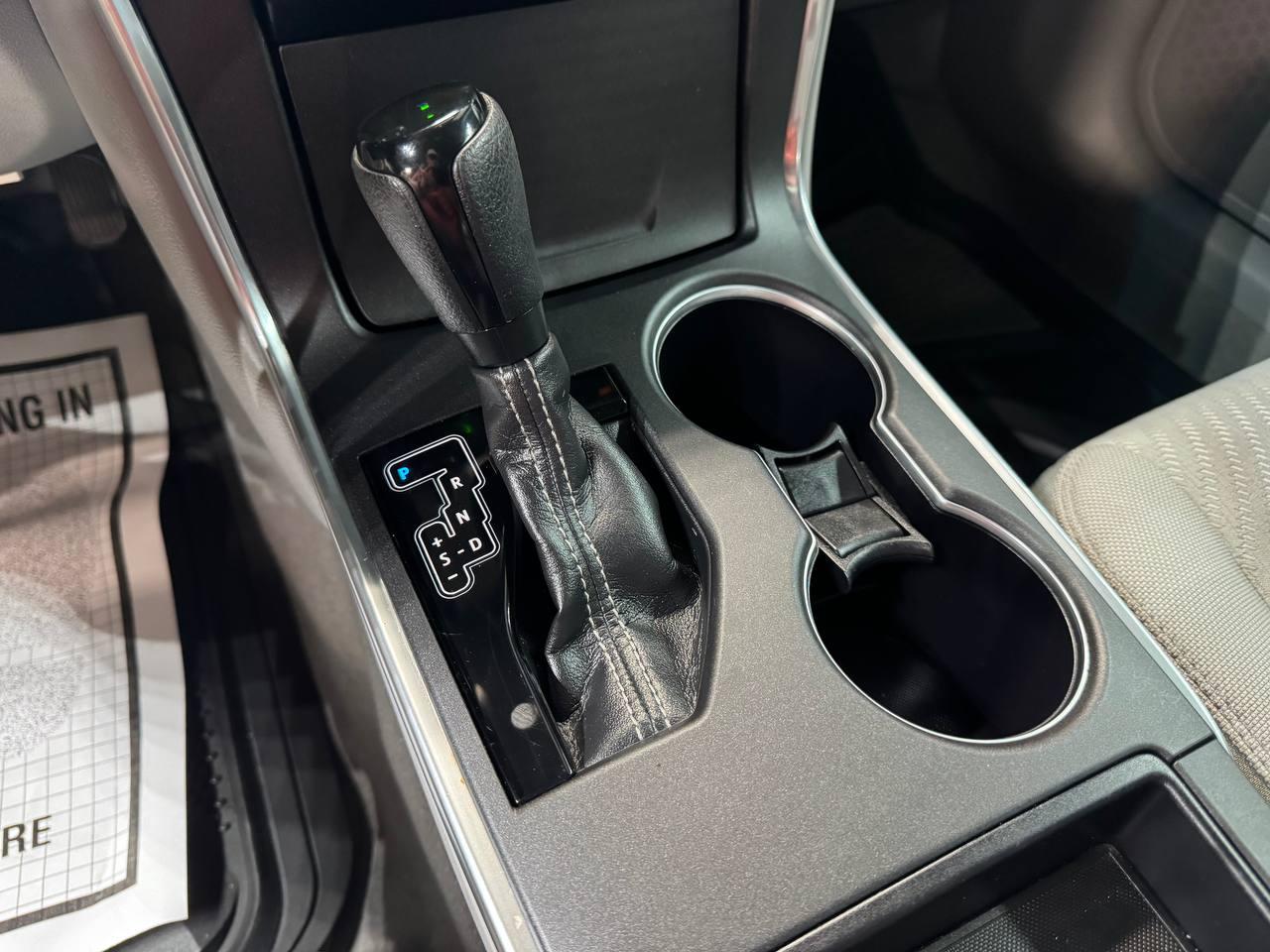 Toyota Camry XLE Auto (Natl) 2017