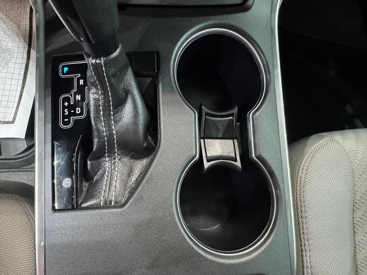 Toyota Camry XLE Auto (Natl) 2017