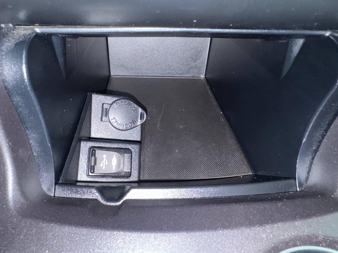 Toyota Camry XLE Auto (Natl) 2017