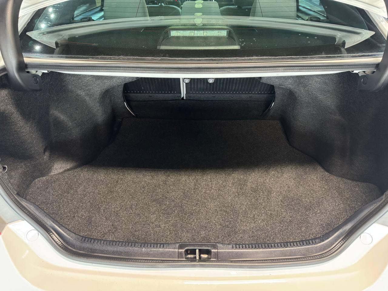 Toyota Camry XLE Auto (Natl) 2017