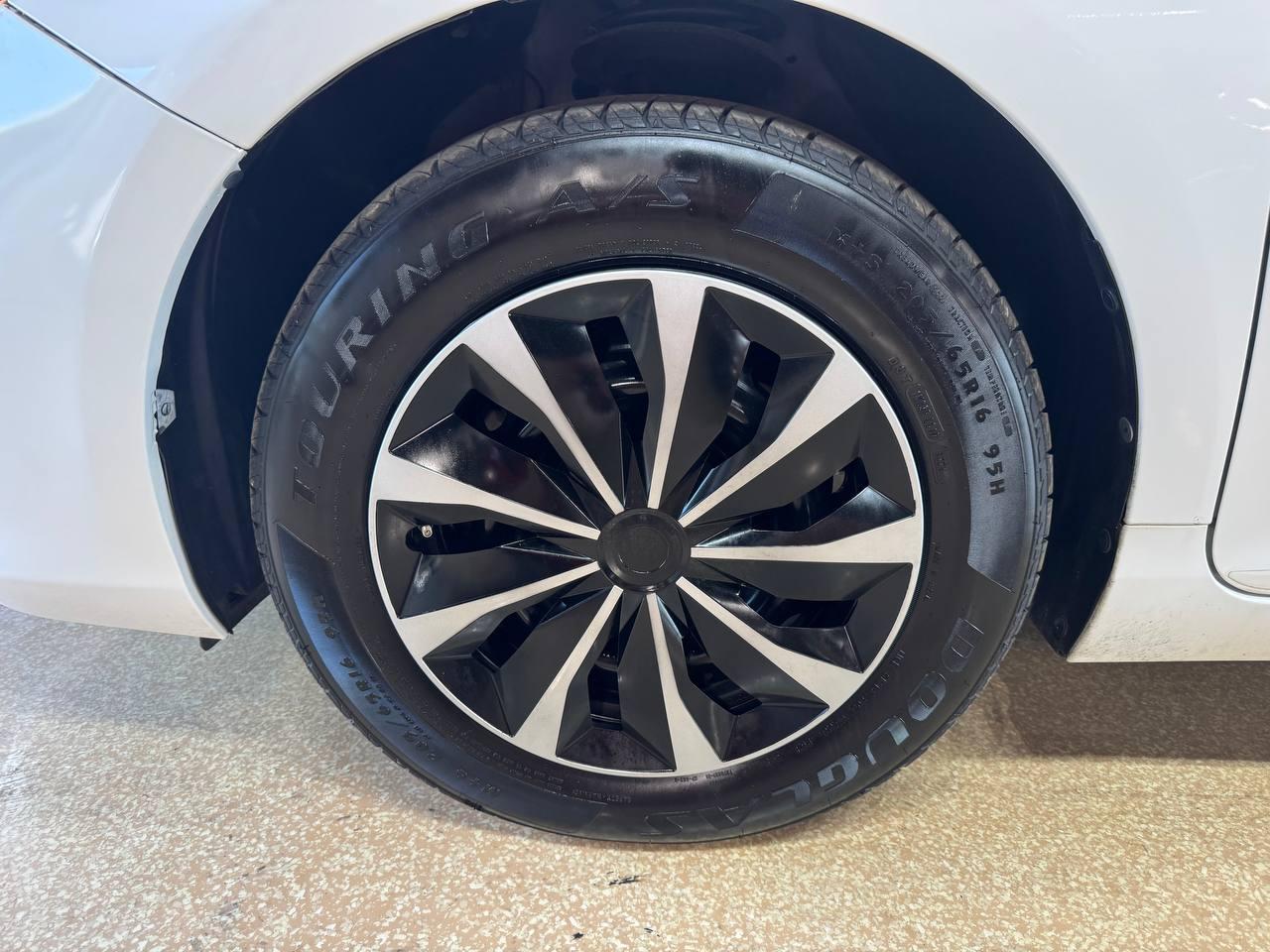 Toyota Camry XLE Auto (Natl) 2017