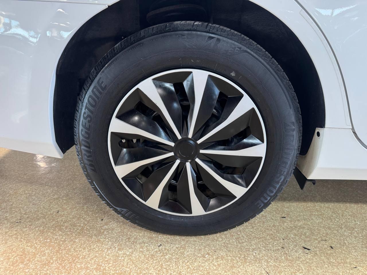 Toyota Camry XLE Auto (Natl) 2017